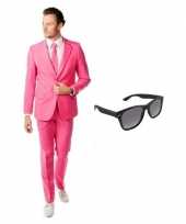 Roze heren kostuum maat 50 l gratis zonnebril